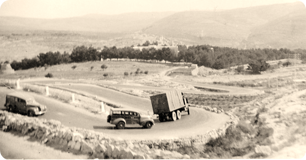 קיר ותיקים - מוצא עילית wall image