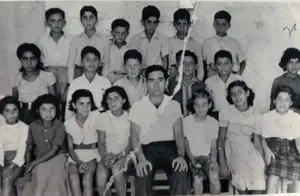 מנשה מצויינים בבית הספר בהודיה 1957