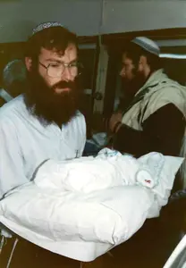 2דודי מכובד בכסא של אליהו והריקודים.pdf