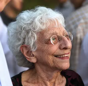 ריני עציוני