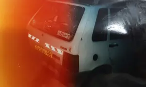 רכב משפחת מנצובסקי אחרי שאלי ניצל בנס מירי מחבלים בעליה ליצהר, אסרו חג פסח תשס''א