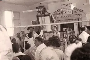 באי בית הכנסת 3
