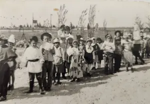 דני ישר, אני, המחנכת רות ויטורז ומלכה נסימי